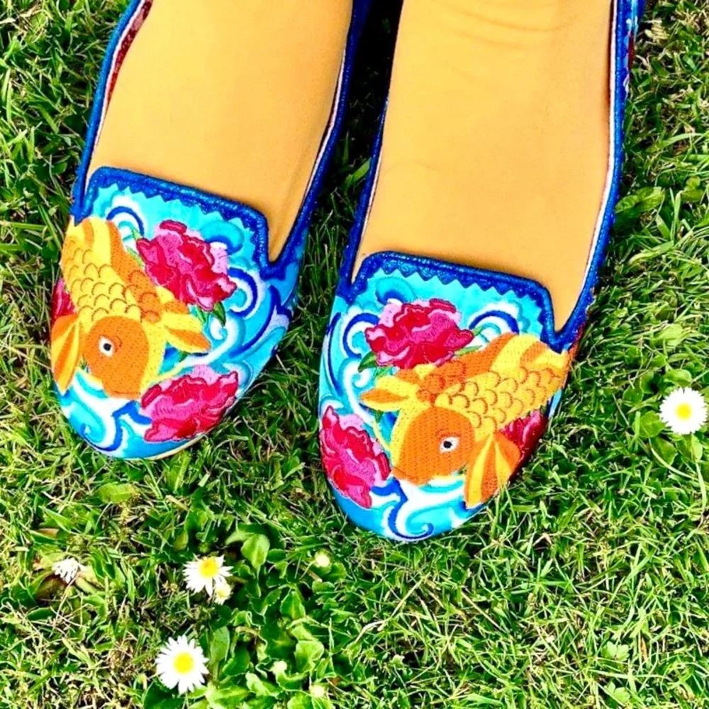 Irregular Choice Womens Pescado Oro NEW Sequin Flats 11 42 Rainbow Pride Fish - Picture 3 of 16